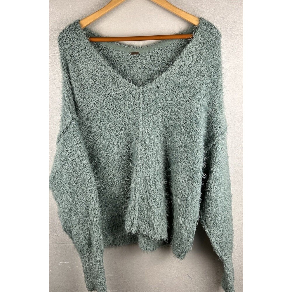 Free People Icing Mint Green V Neck Fuzzy Slouchy Pullover Sweater Women’s M*